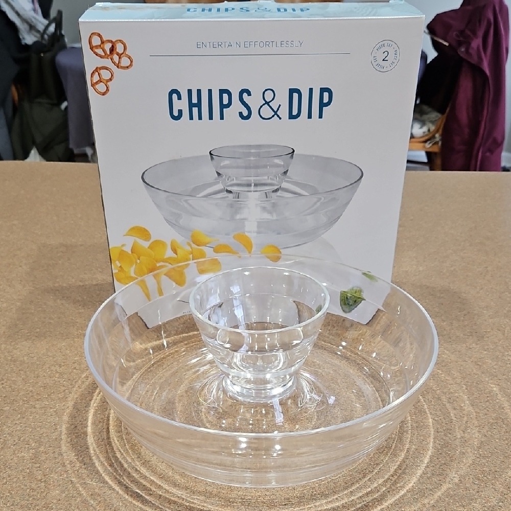 Clear Chips and Dip Serving Set!!!